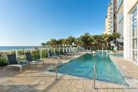 Hilton Grand Vacations Club Ocean 22 Myrtle Beach内部或周边的泳池