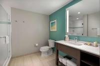 Hilton Grand Vacations Club Ocean 22 Myrtle Beach的一间浴室