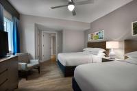 Hilton Grand Vacations Club Ocean 22 Myrtle Beach客房内的一张或多张床位
