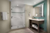 Hilton Grand Vacations Club Ocean 22 Myrtle Beach的一间浴室