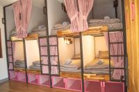 K-Bunk Hostel Pai Walking Street客房内的一张或多张床位