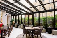Hôtel Moderniste的休息区