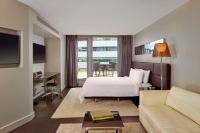 Park Plaza London Westminster Bridge客房内的一张或多张床位