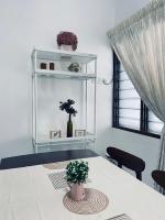 Comfort Semi D House, 1 min to Town by Mr Homestay客房内的一张或多张床位