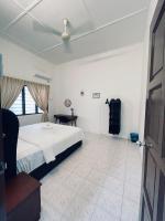 Comfort Semi D House, 1 min to Town by Mr Homestay客房内的一张或多张床位