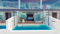 Epic Suites Bohol ADULTS ONLY内部或周边的泳池