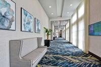 Embassy Suites By Hilton Plainfield Indianapolis Airport的休息区