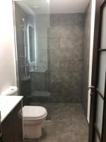 Luxury Labone Edge 2-bedroom apartment in Accra - FiveHills homes的一间浴室