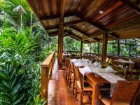 Chachagua Rainforest Hotel &amp; Hot Springs外面的花园