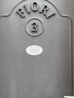 Fiori 3 Apartment的证书、奖牌、标识或其他文件