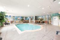 Bellissimo Hotel, Trademark by Wyndham Near Foxwoods Casino内部或周边的泳池