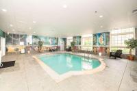 Bellissimo Hotel, Trademark by Wyndham Near Foxwoods Casino内部或周边的泳池