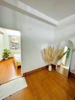 Local Me - Exclusive Centre Room客房内的一张或多张床位