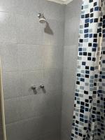 Furnished self catering cottage的一间浴室