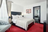 King Kresimir Heritage Hotel客房内的一张或多张床位