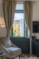 King Kresimir Heritage Hotel的电视和&#47;或娱乐中心