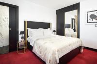 King Kresimir Heritage Hotel客房内的一张或多张床位