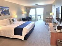 Atlantic Eyrie Lodge客房内的一张或多张床位