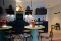 City Center Unique Boutique Apartment的厨房或小厨房