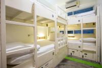 Qilombo Hostel Silom - HQ客房内的一张或多张床位