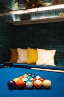 R Hotel Namba South内的一张台球桌