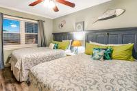 Deeded Beach Access- 10 min Walk to Hangout客房内的一张或多张床位