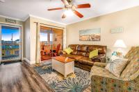 Deeded Beach Access- 10 min Walk to Hangout的休息区