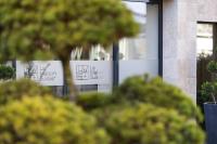 LMS - La Maison Suisse - Döttingen外面的花园
