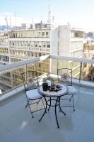 Arethusa Hotel Athens的阳台或露台
