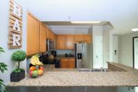 Marvelous 9th Floor Condo Gulf, Pool &amp; Sunset View的厨房或小厨房