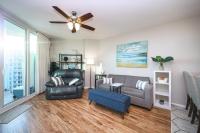 Marvelous 9th Floor Condo Gulf, Pool &amp; Sunset View的休息区