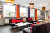Sure Hotel by Best Western Stockholm Alvsjo的休息区
