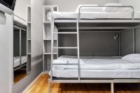Sure Hotel by Best Western Stockholm Alvsjo客房内的一张或多张床位