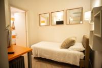 Hotel Bencidormi客房内的一张或多张床位