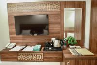 فندق سيف بلص 1 من سما العزيزية的咖啡和沏茶工具