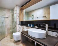 Meriton Suites Liverpool的一间浴室