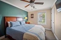 Creekside Cottage*Hot Tub*Entire Home-Pigeon Forge客房内的一张或多张床位