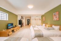 谷町君 HOTEL 恵美須町72的电视和/或娱乐中心
