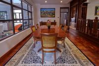 Deerpark Luxury Stays的休息区