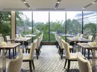 The Harbourview - Chinese YMCA of Hong Kong餐厅或其他用餐的地方