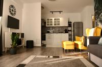 Mathias Airport Residences & Therme-Self Check-in的厨房或小厨房