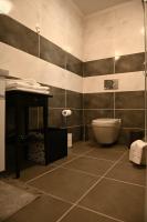 Mathias Airport Residences & Therme-Self Check-in的一间浴室