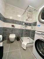 Mathias Airport Residences & Therme-Self Check-in的一间浴室