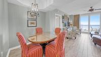 St Lucia 1204 a Luxury Condo with Gulf Views的休息区