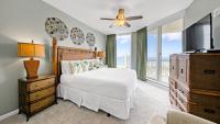 St Lucia 1204 a Luxury Condo with Gulf Views客房内的一张或多张床位