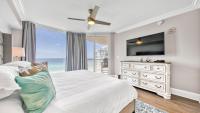 St Maarten 907 a Newly Renovated Luxury Beach Front 3 Bedroom 9th Floor Private Elevator客房内的一张或多张床位