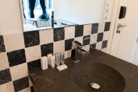 Amsterdam Rembrandt Square city center Hotel的一间浴室