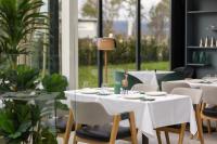 LMS - La Maison Suisse - Döttingen的休息区