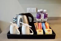 Qliq Damansara Hotel的咖啡和沏茶工具