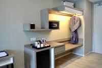 Qliq Damansara Hotel的厨房或小厨房